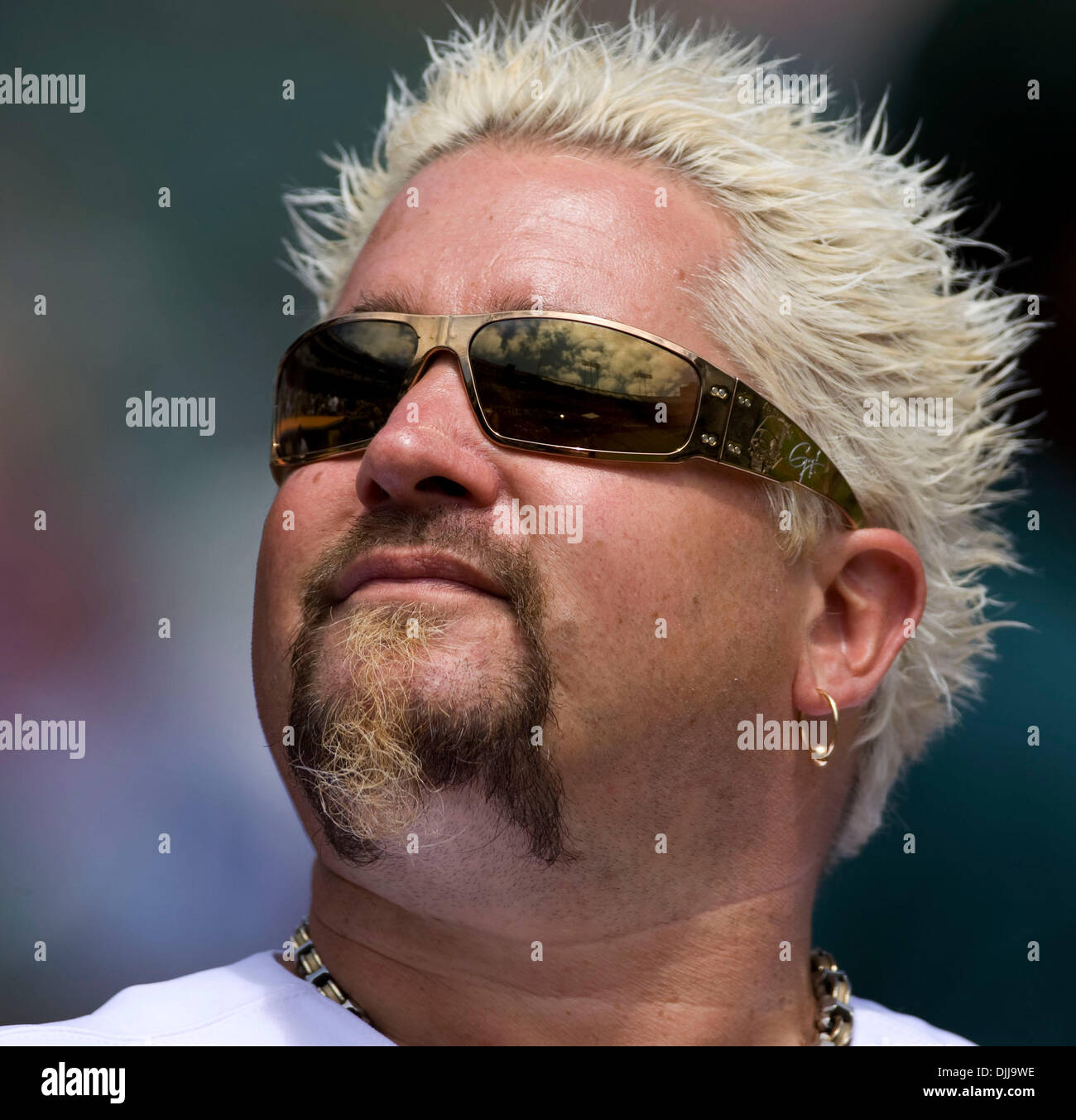 Guy fieri hi-res stock photography and images - Alamy
