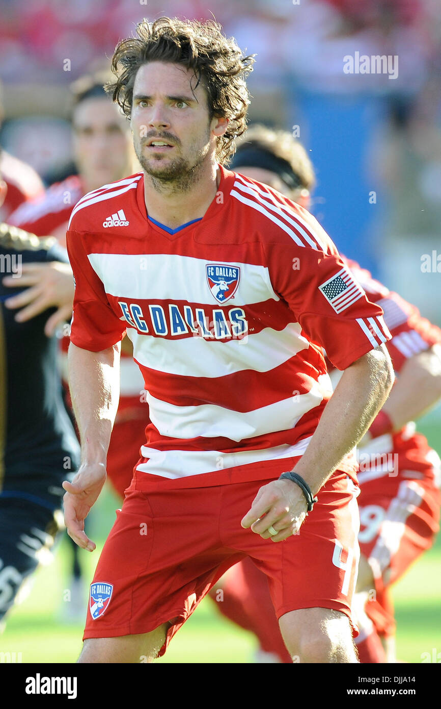4 Heath Pearce of FC Dallas defends in front of the FC Dallas goal. FC