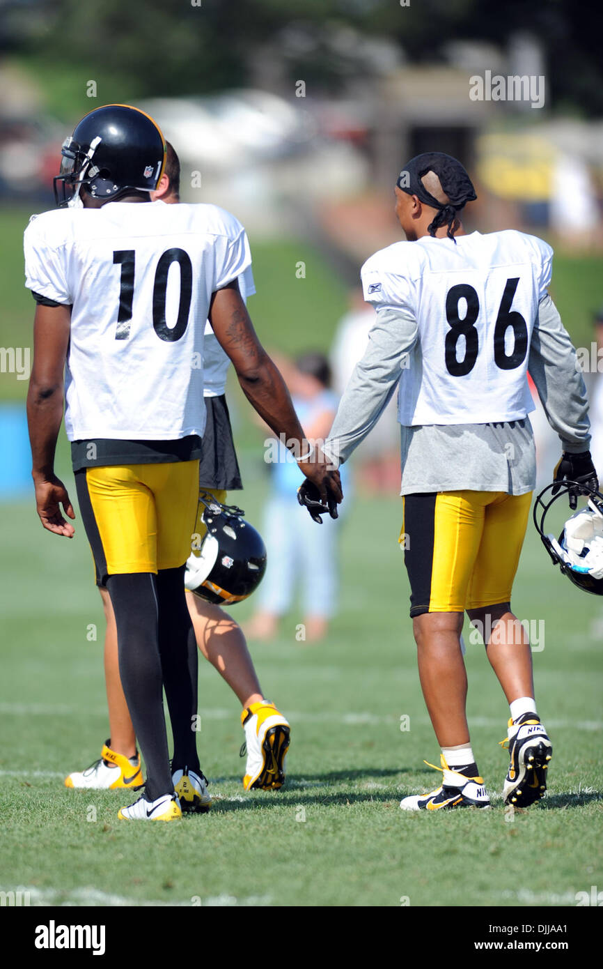 08 August, 2010: Pittsburgh SteelersWR HINES WARD (#86) gives some encouragement to QB DENNIS DIXON  at  St. Vincent College home of the Steelers training camp. (Credit Image: © Paul Lindenfelser/Southcreek Global/ZUMApress.com) Stock Photo