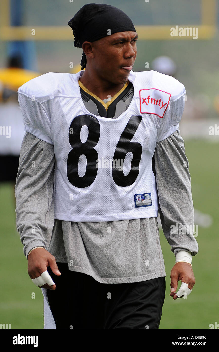 Aug. 10, 2010 - Latrobe, PENNSYLVANNIA, United States of America - 10 August, 2010: Pittsburgh Steelers' wide receiver HINES WARD (86) walks around the field before the start of training camp at St. Vincent College in Latrobe, PA...MANDATORY CREDIT: DEAN BEATTIE / SOUTHCREEK GLOBAL (Credit Image: © Southcreek Global/ZUMApress.com) Stock Photo