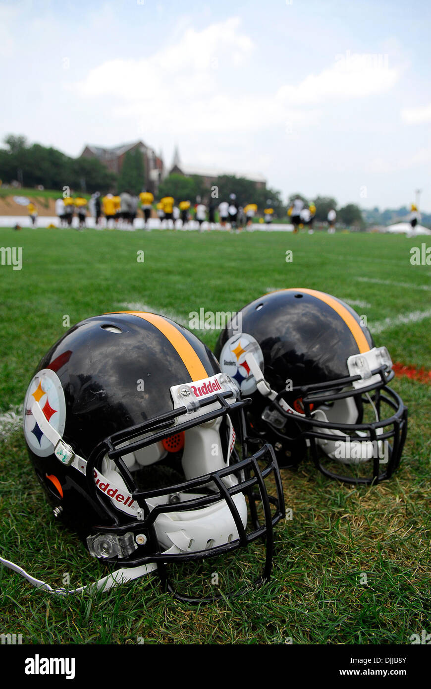 A Pittsburgh Steelers helmet sits on the sideline before a preseason NFL  football game against the Jacksonville Jaguars, Saturday, Aug. 20, 2022, in  Jacksonville, Fla. (AP Photo/Phelan M. Ebenhack Stock Photo - Alamy