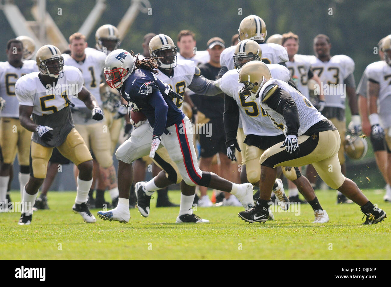 Laurence Maroney of the New England Patriots, No. 39, avoids the News  Photo - Getty Images