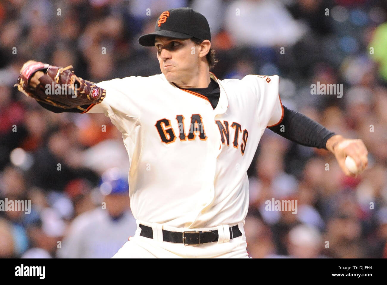 11 August, 2010: San Francisco Giants pitcher BARRY ZITO (#75) pitches the ball at AT&T Park in San Francisco, California. The San Francisco Giants defeated the Chicago Cubs 5-4. (Credit Image: © Charles Herskowitz/Southcreek Global/ZUMApress.com) Stock Photo