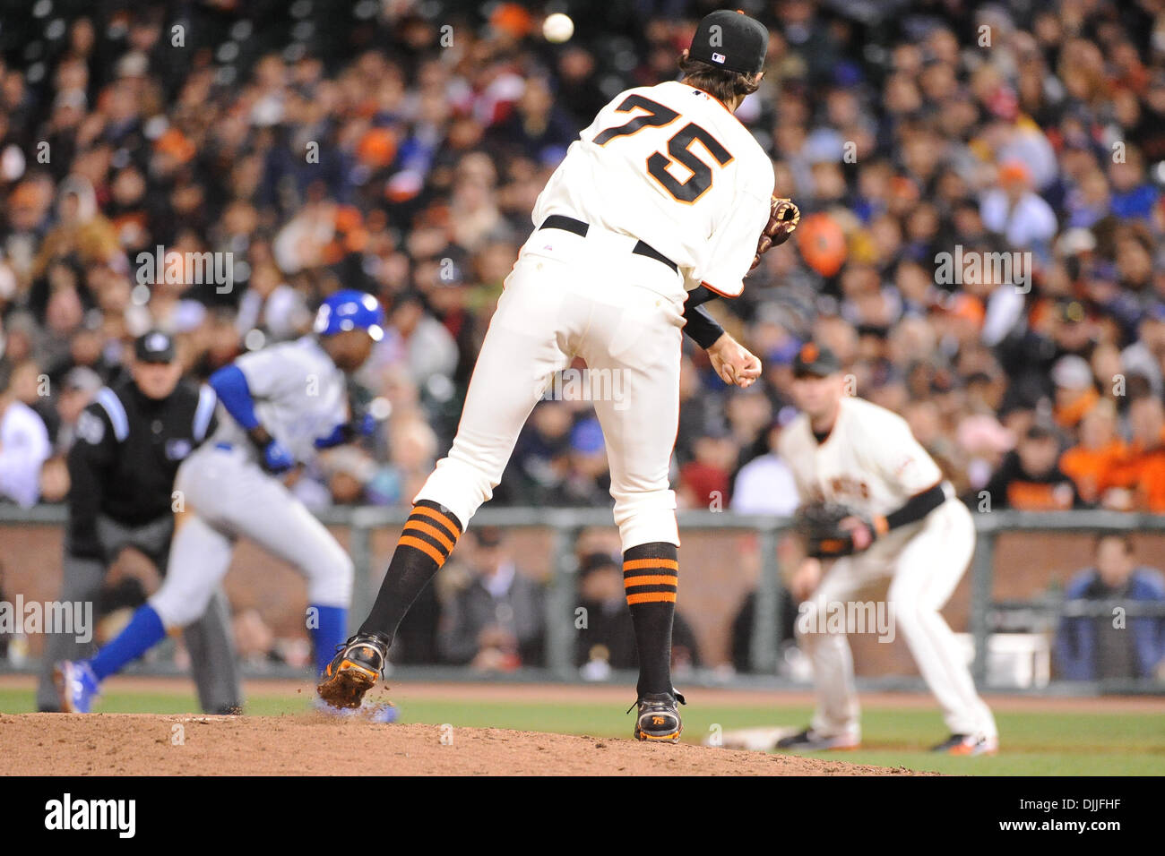 11 August, 2010: San Francisco Giants pitcher BARRY ZITO (#75) throws to first base at AT&T Park in San Francisco, California. The San Francisco Giants defeated the Chicago Cubs 5-4. (Credit Image: © Charles Herskowitz/Southcreek Global/ZUMApress.com) Stock Photo