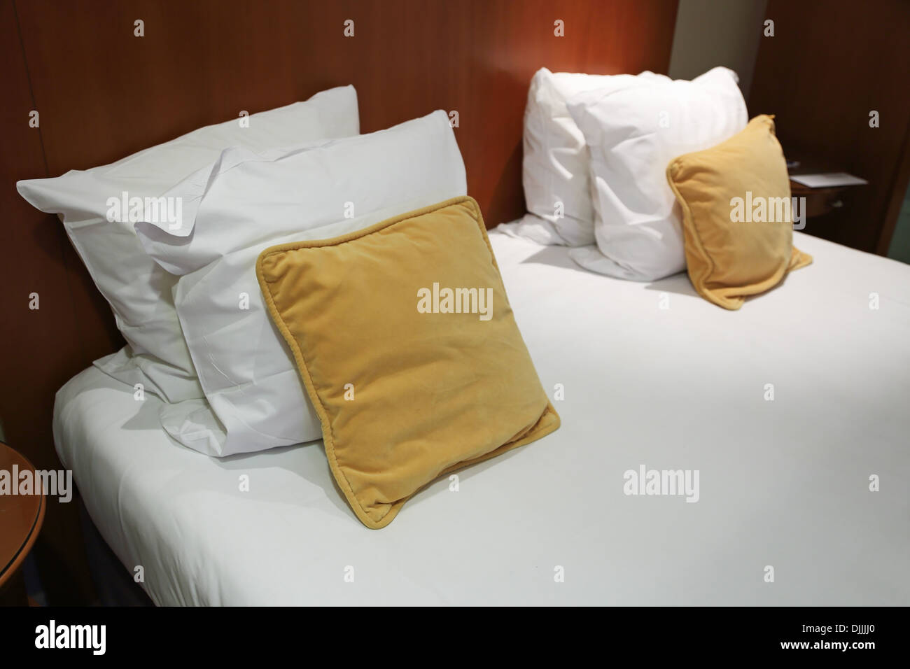 hotel pillows reddit