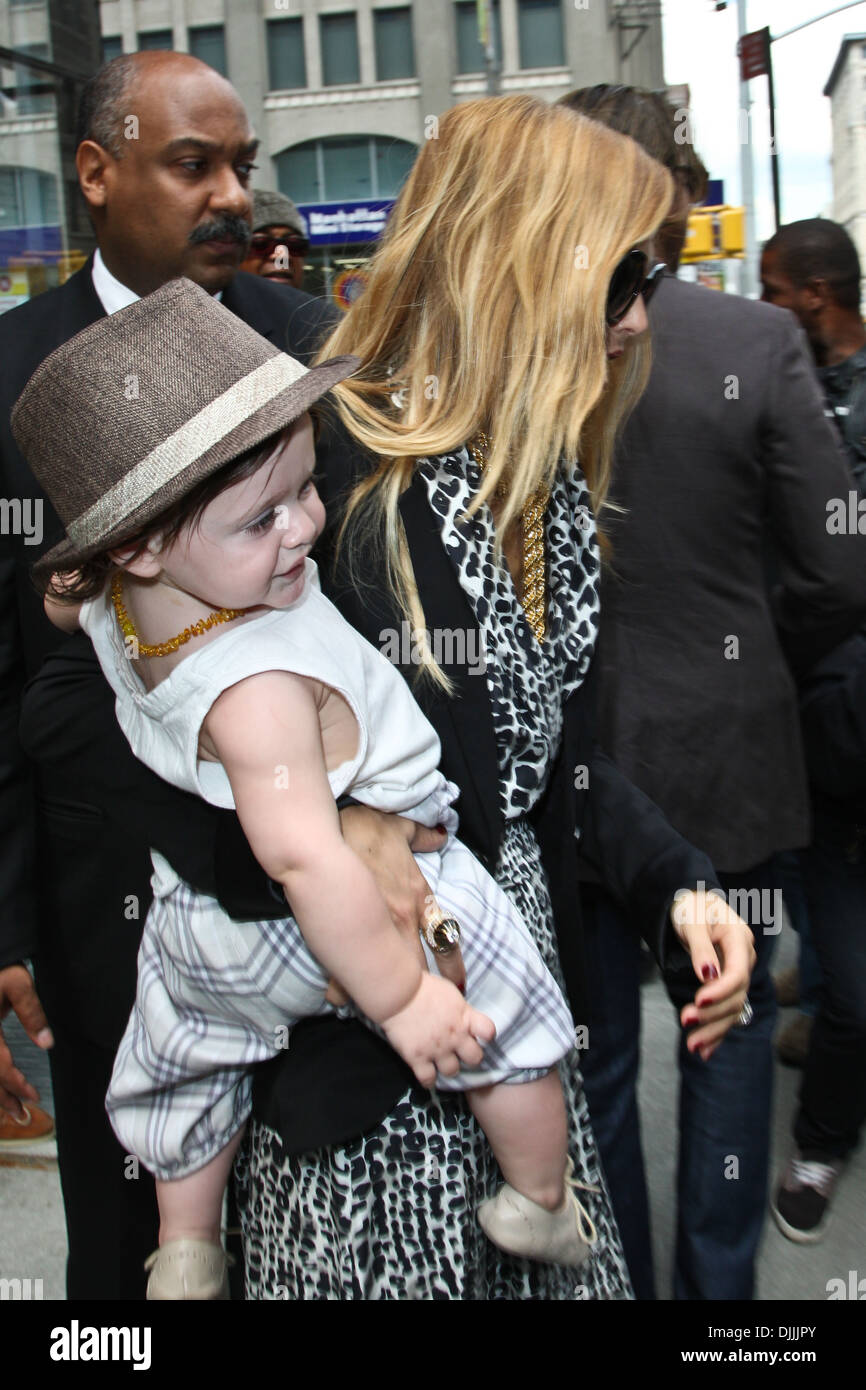 Rachel Zoe And Baby Skyler Berman Are Seen Leaving Trump Soho Hotel In Soho Manhattan New York City Usa 06 06 12 Stock Photo Alamy