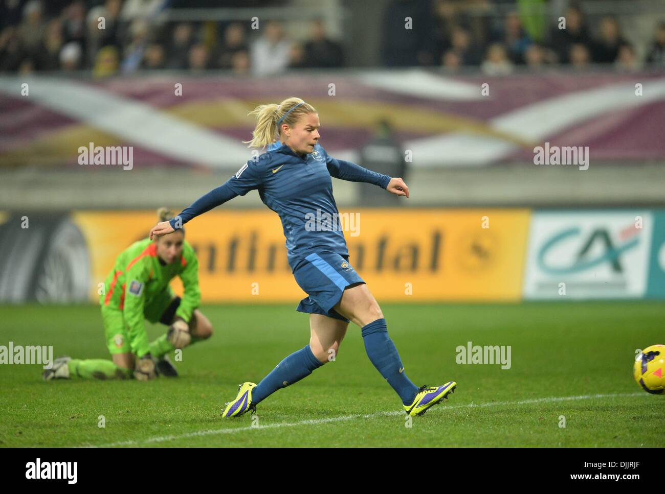 MM Arena Stade Le Mans, France. 28th Nov, 2013. Womens Football world cup qualification. France versus Bulgaria. Eugenie Le Sommer (fra) beats goalkeeper Stanimira Matarova (bul) to score for France Credit:  Action Plus Sports/Alamy Live News Stock Photo