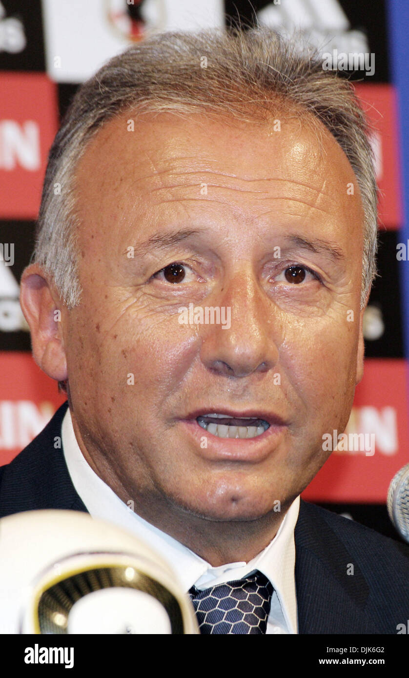 Aug 31, 2010 - Tokyo, Japan - Former AC Milan coach ALBERTO ZACCHERONI attends a press conference announcing of his appointment as Japan's national football coach in Tokyo, Japan. Zaccheroni is to coach the national team to prepare for the next World Cup.  (Credit Image: © Junko Kimura/Jana/ZUMApress.com) Stock Photo