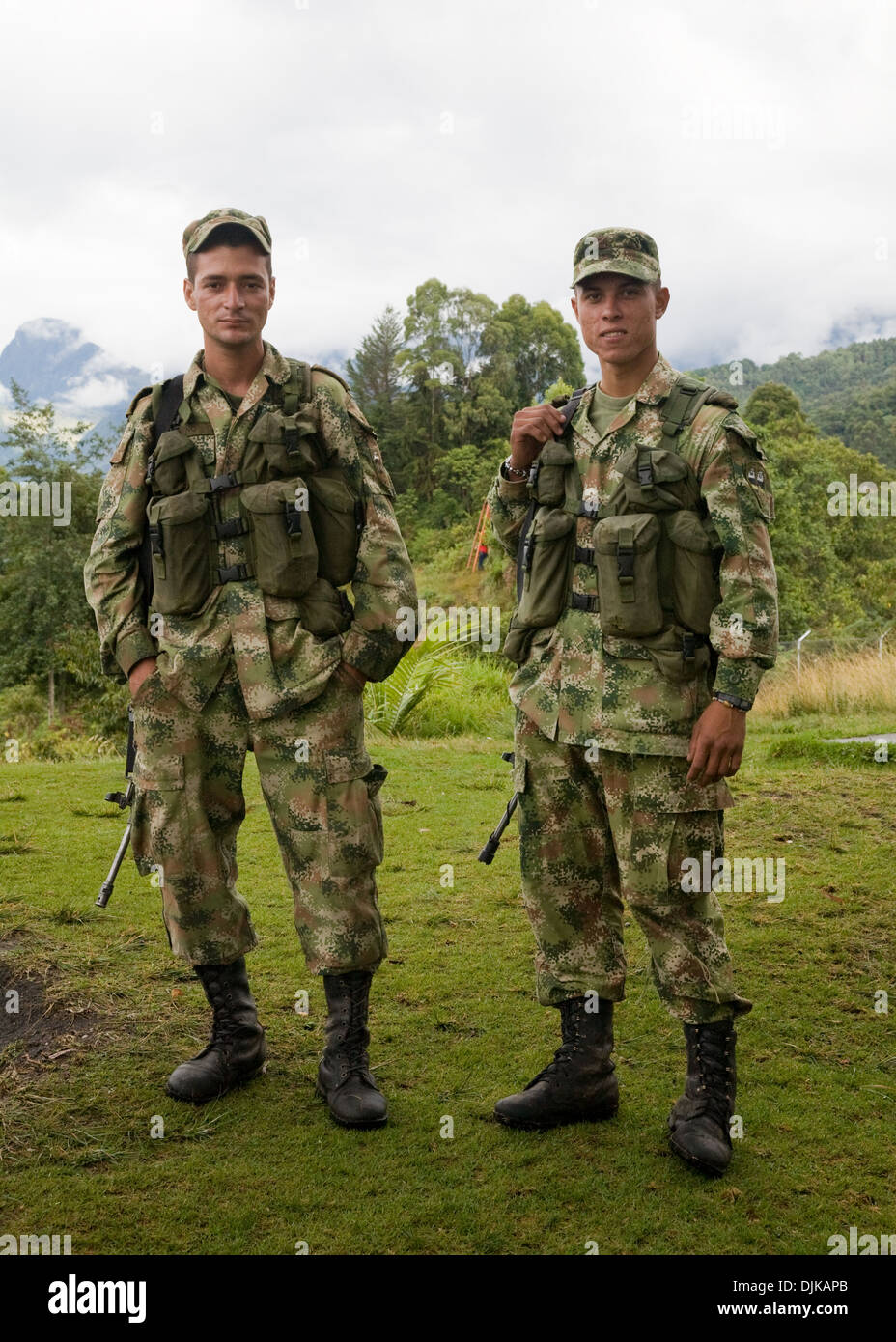 Traje militar colombiano hotsell