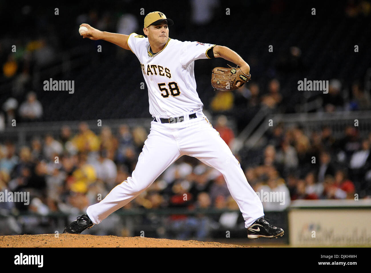 Sept. 8, 2010 - Pittsburgh, PENNSYLVANNIA, United States of America - Pittsburgh Pirates' relief pitcher STEVEN JACKSON (58) goes through his wind up in the seventh inning as the Pirates take on the Braves at PNC Park in Pittsburgh, PA..JACKSON was one of several players the Pirates called up from the Indianapolis Indians on September 7th...Atlanta Braves defeat the Pittsburgh Pira Stock Photo