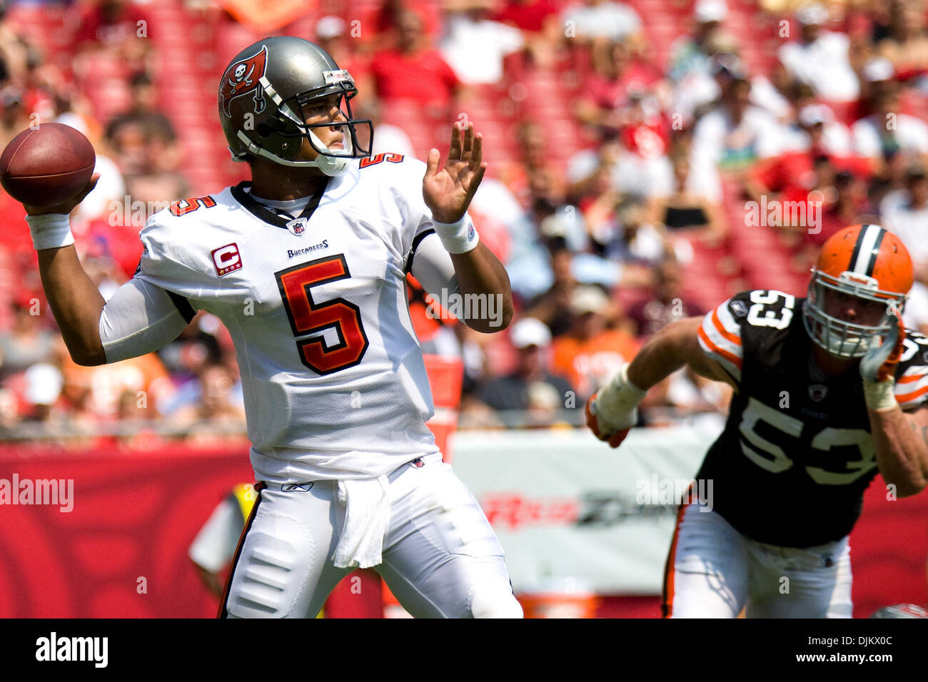 19 SEP 2010: Cleveland Browns quarterback Seneca Wallace (6) throws during  the Browns game against the the Kansas City Chiefs in Cleveland Ohio  September 19, 2010. (Icon Sportswire via AP Images Stock Photo - Alamy