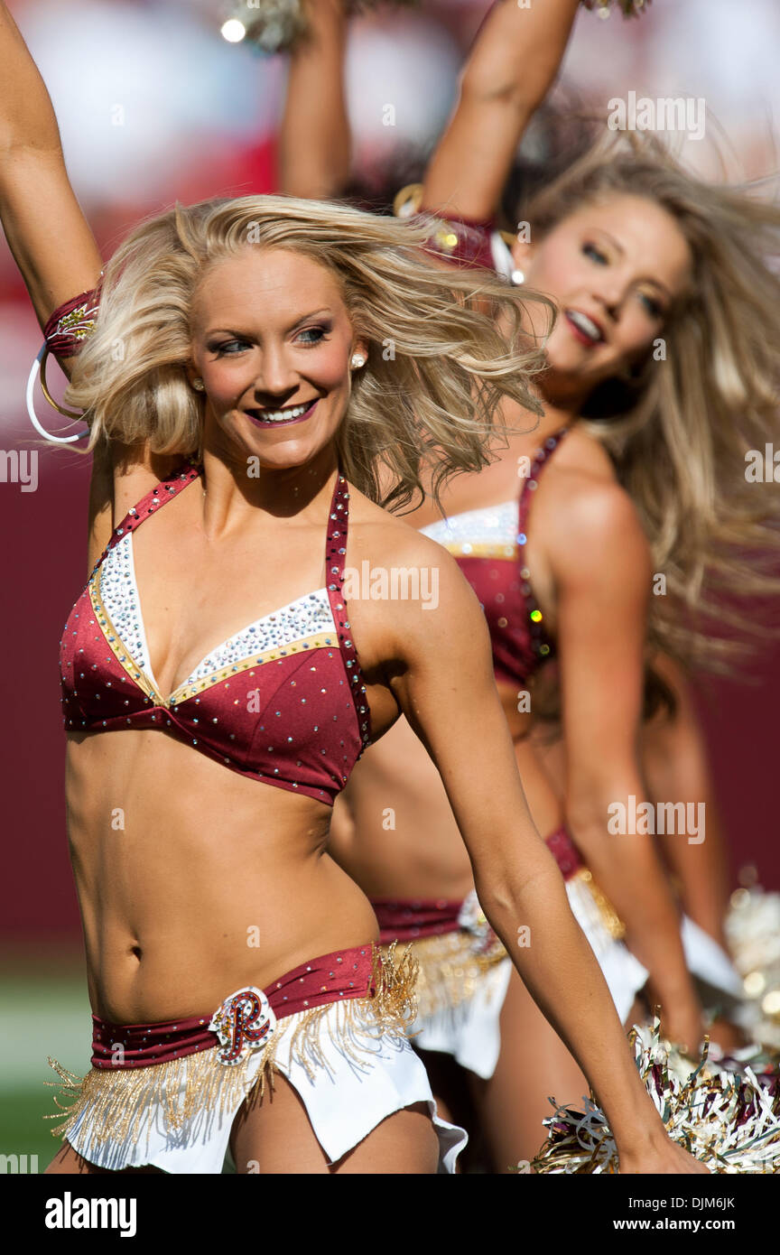 Redskins cheerleader hi-res stock photography and images - Page 3 - Alamy