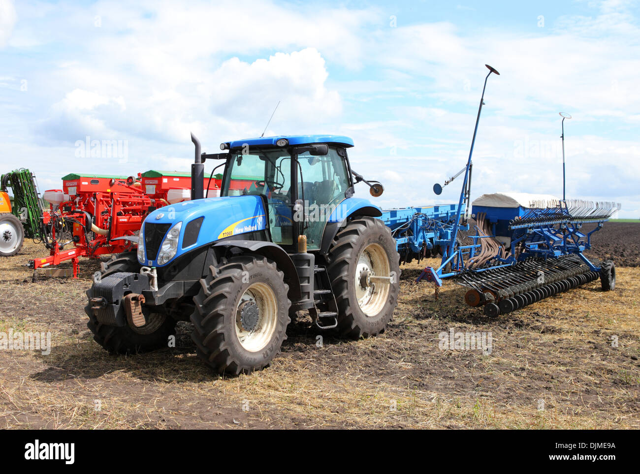 New holland ford tractor hires stock photography and images Alamy