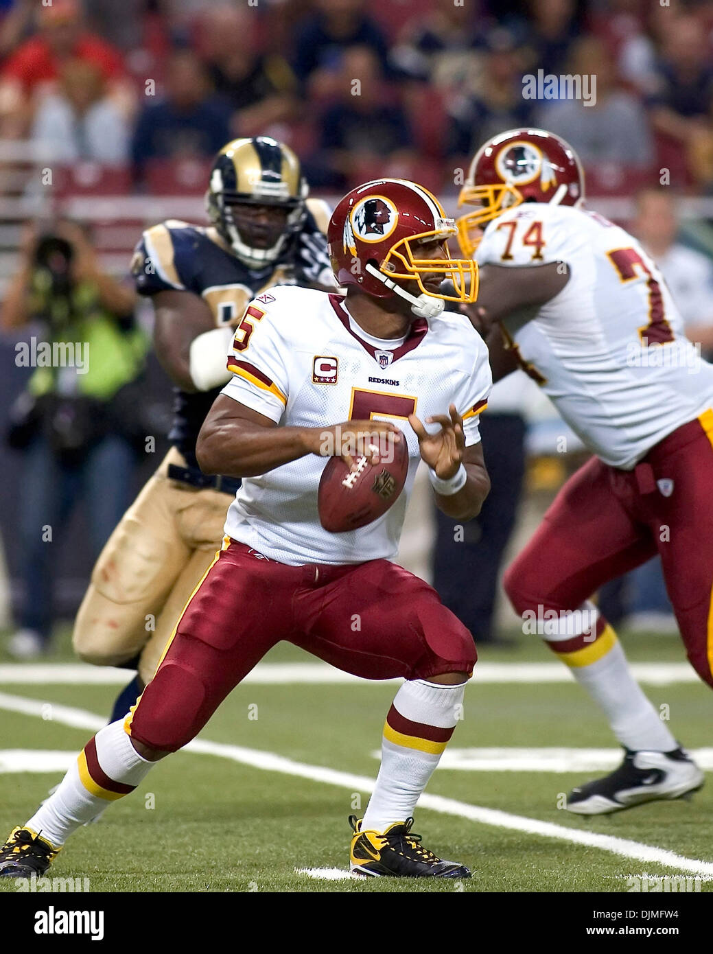Sep 26, 2010 - St Louis, Missouri, U.S. - Washington quarterback DONOVAN MCNABB (5) sets up to pass in the game between the St. Louis Rams and the Washington Redskins at the Edward Jones Dome. The Rams defeated the Redskins 30 to 16. (Credit Image: © Mike Granse/ZUMApress.com) Stock Photo