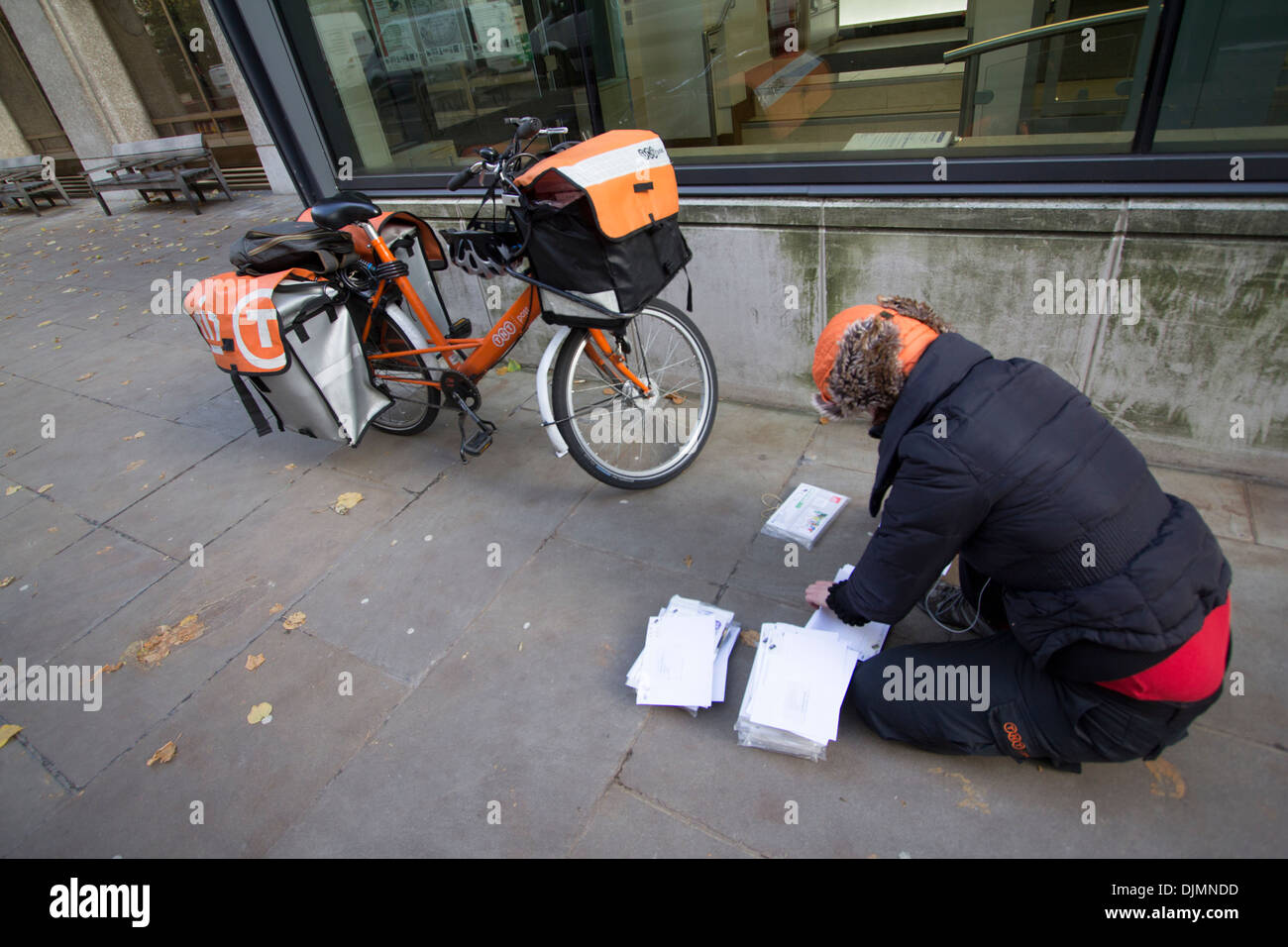 TNT post cycle courier London Stock Photo
