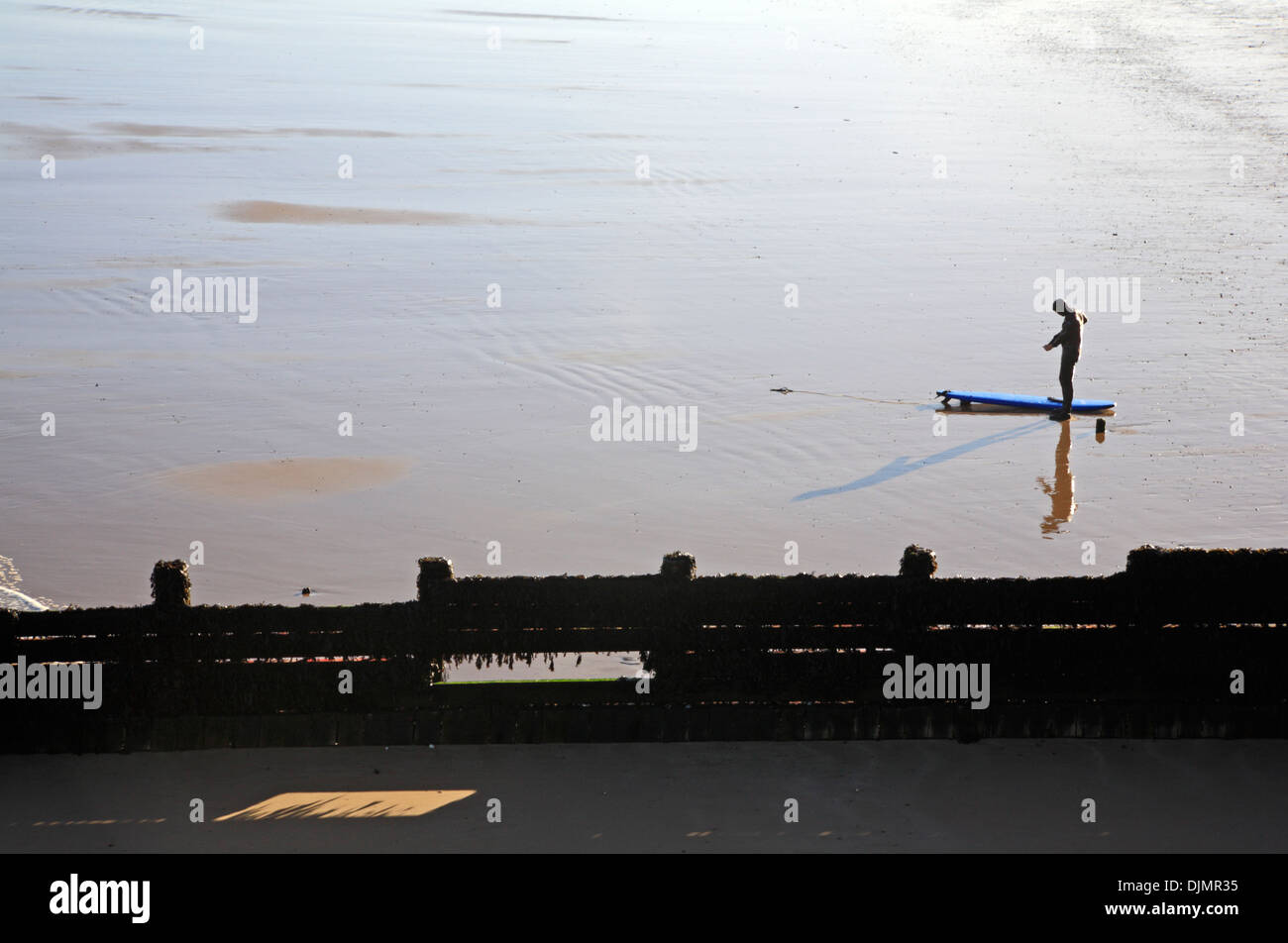 Upright surfboard standing on beach hi-res stock photography and images ...