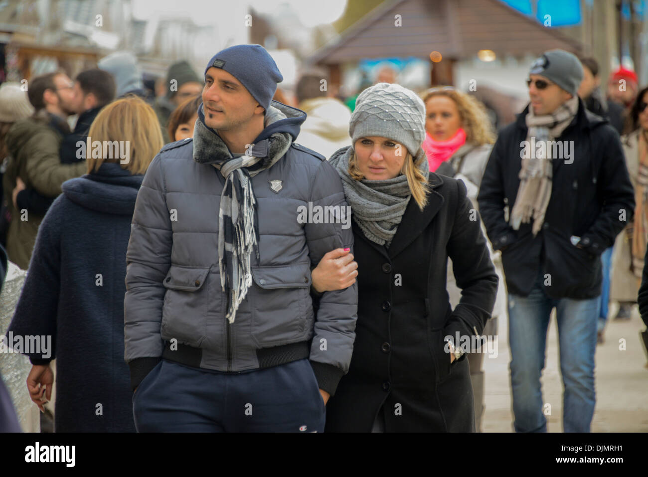 People at the Christmas market on the Avenue de Champs-Élysées in Paris Stock Photo