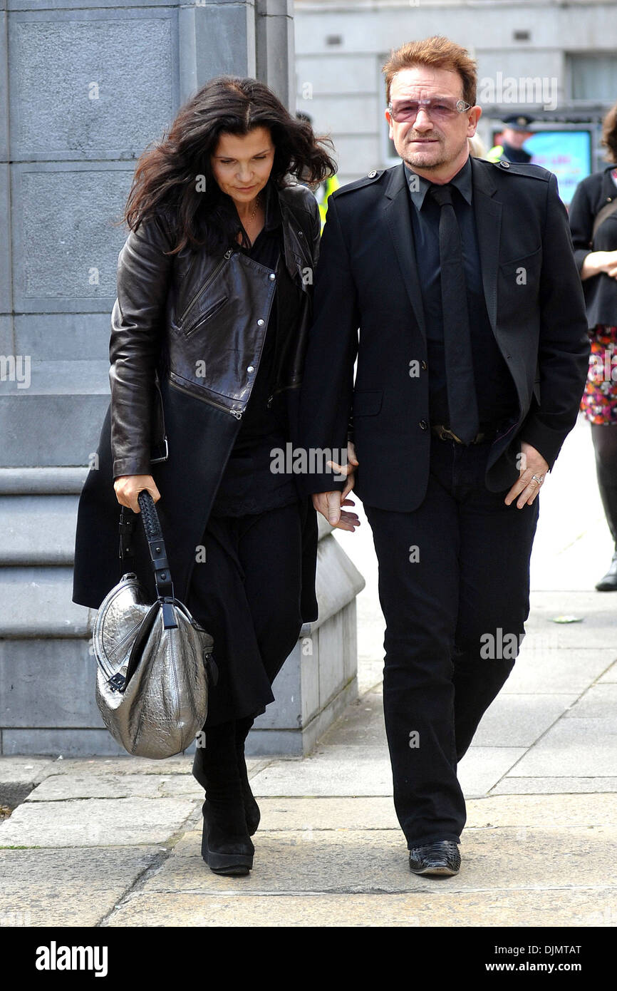 U2's Bo wife Ali Hewson Guests arriving at funeral  artist Louis Le Brocquy at St Patrick's Cathedral Dublin Ireland - Stock Photo