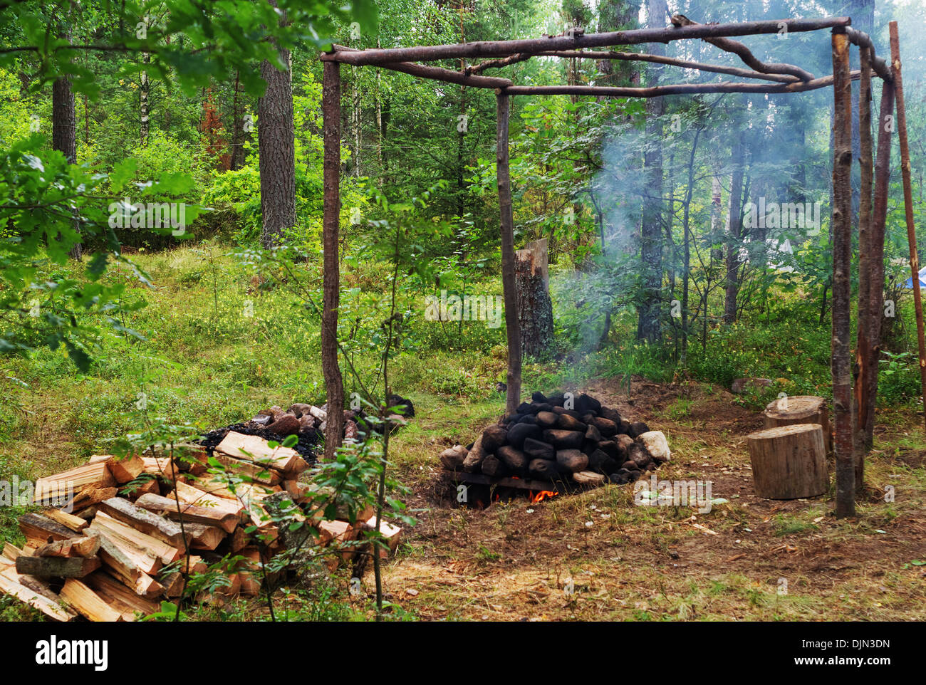 Travel bath-sauna in the forest near river - 2 Stock Photo - Alamy