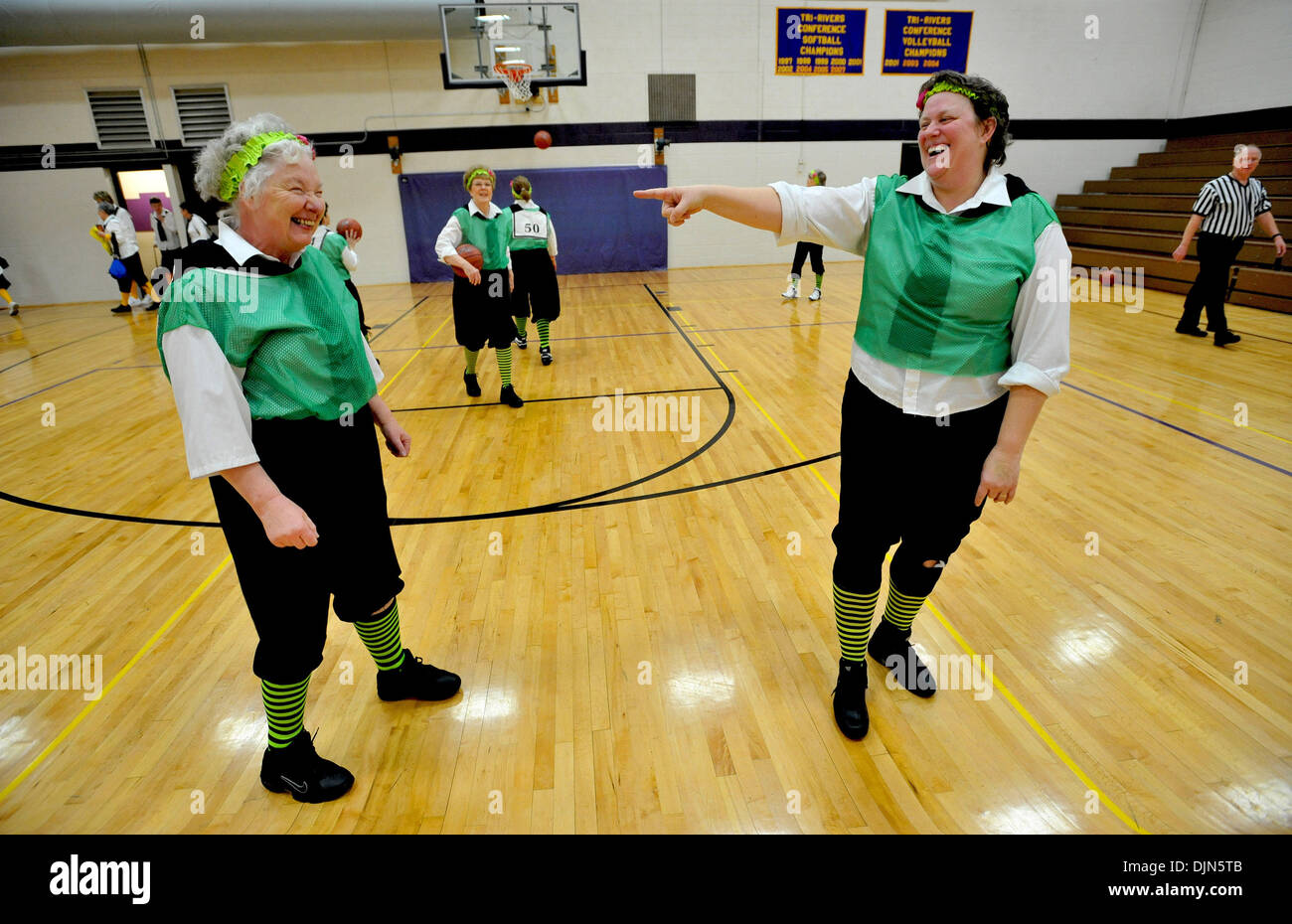 Basketball 1920s hires stock photography and images Alamy