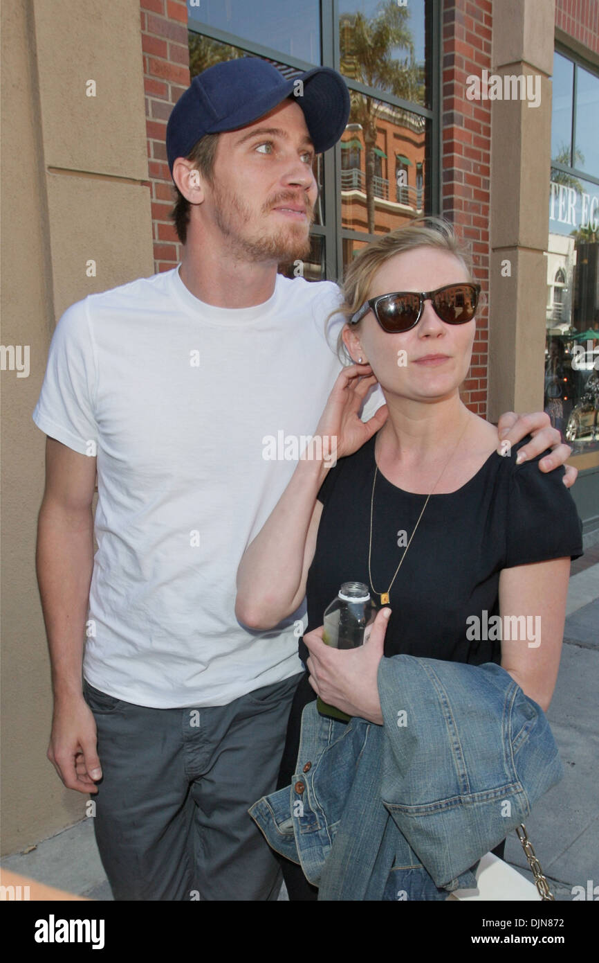 Kirsten Dunst and boyfriend Garrett Hedlund seen heading to a doctors