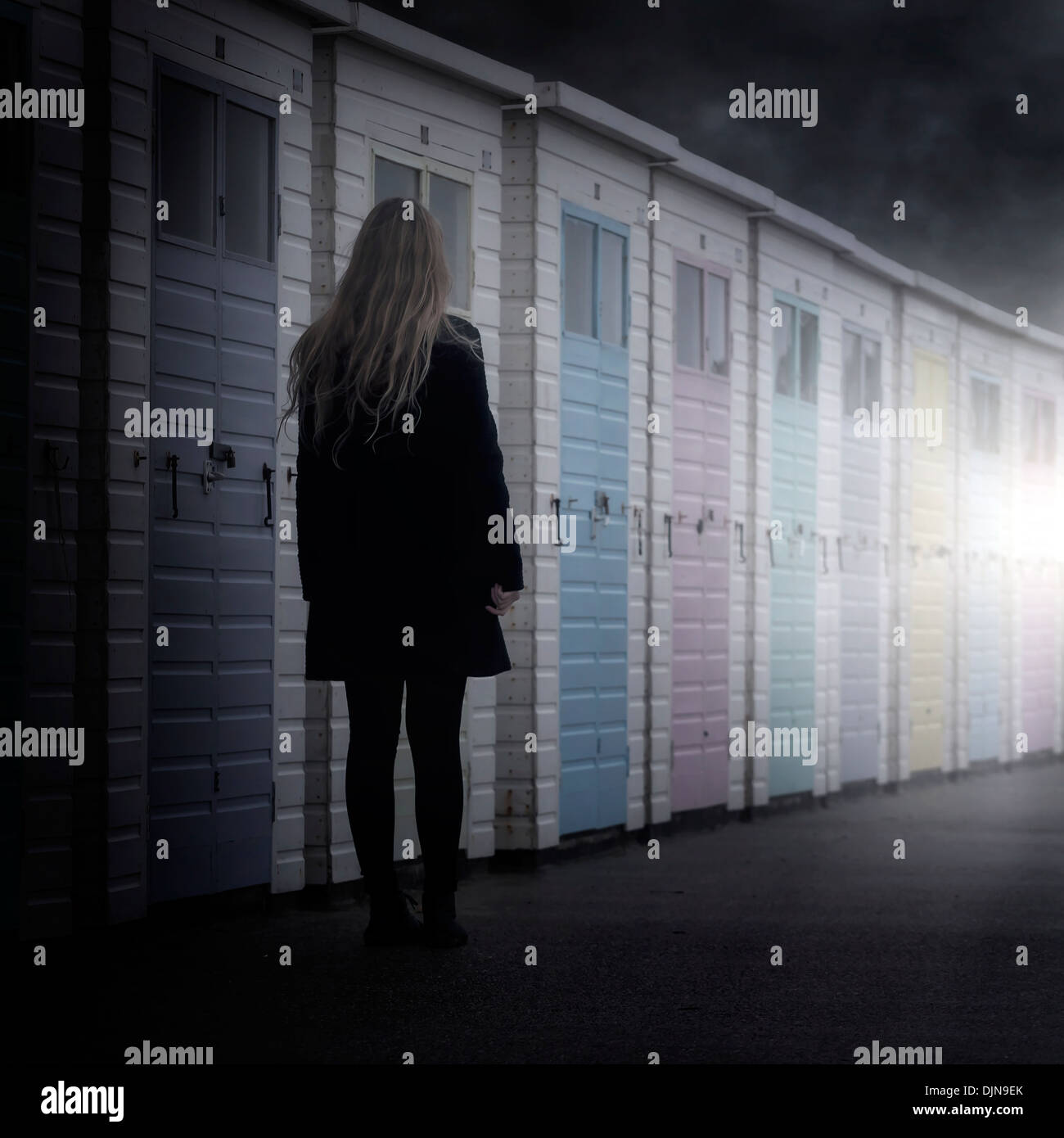 Woman street night alone hi-res stock photography and images - Alamy
