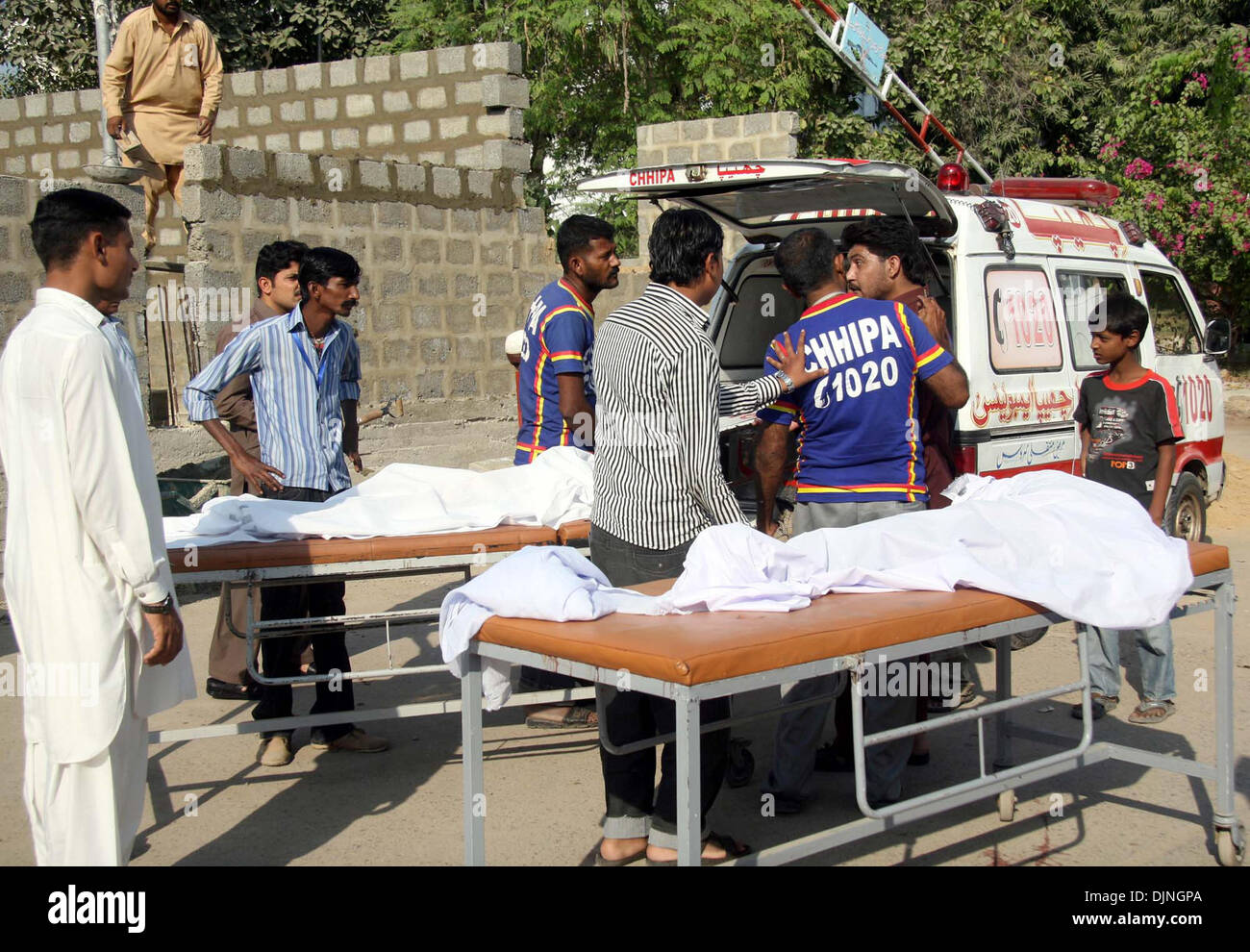 Dead bodies children who died hi-res stock photography and images - Alamy