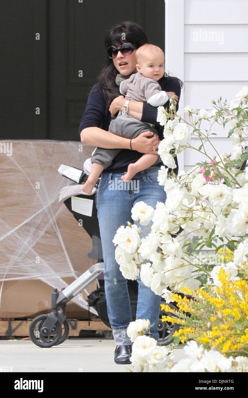 Selma blair arrive for hires stock photography and images Alamy(02)