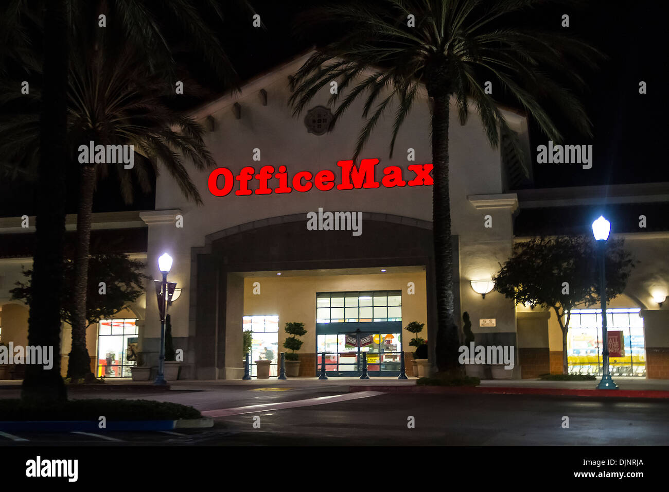 Office max store hi-res stock photography and images - Alamy