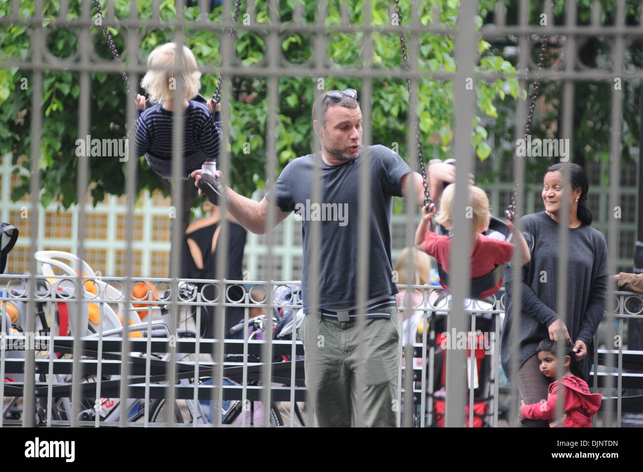 Liev schreiber naomi watts family hires stock photography and images