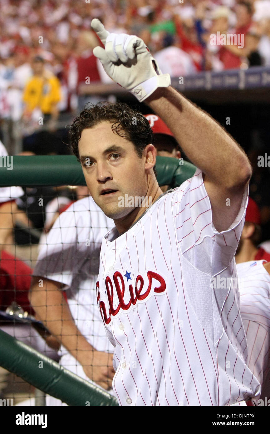 Photo: Phillies' Chase Utley forces out Giants' Pat Burrell during game 6  of the NLCS in Philadelphia - PHI20101023307 