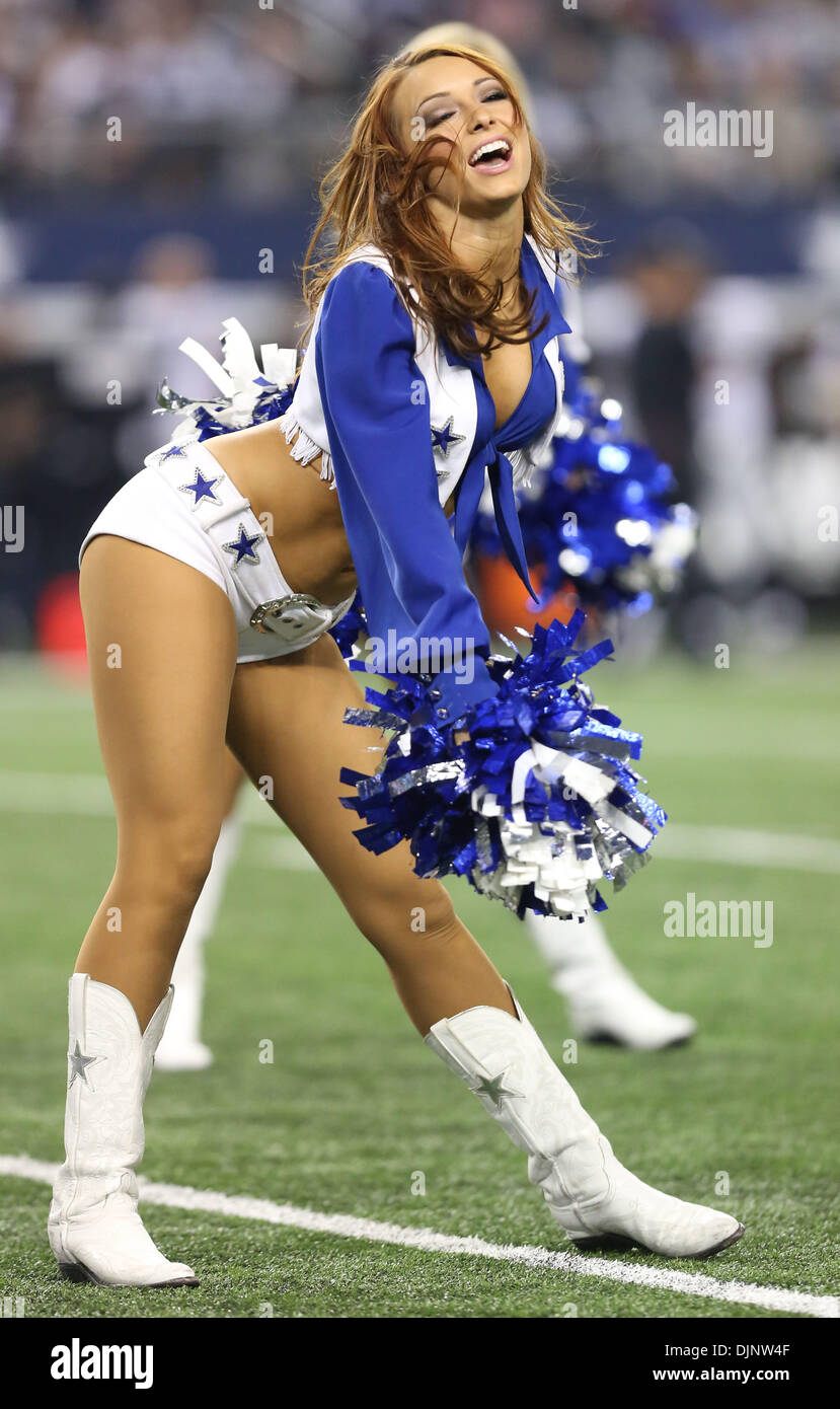 Cowboys Cheerleaders Pregame – Stock Editorial Photo © bellafotosolo  #39119797