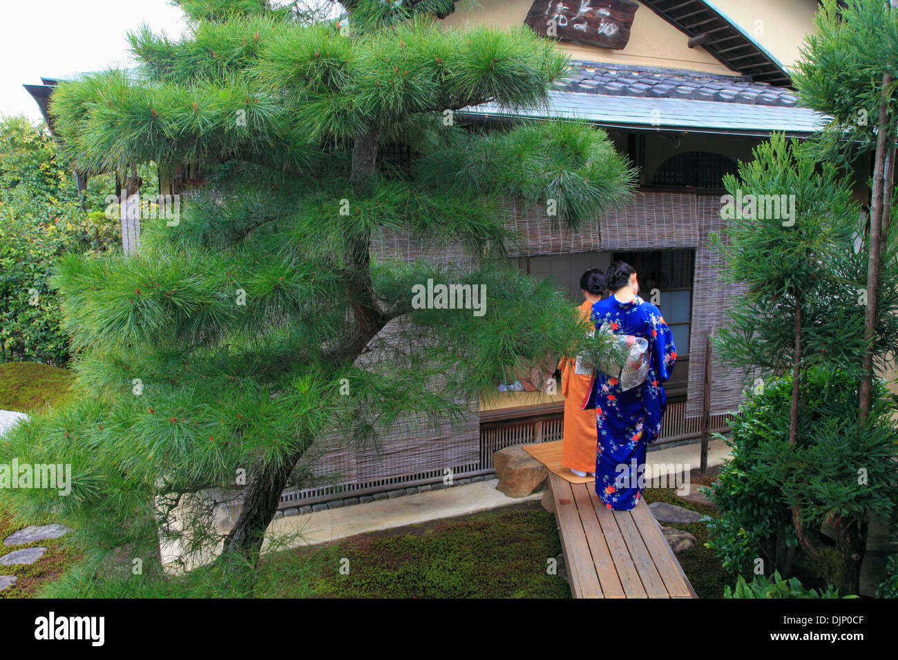 Japan, Kyoto, Daitokuji Temple, Zuiho-in, garden, people, Stock Photo