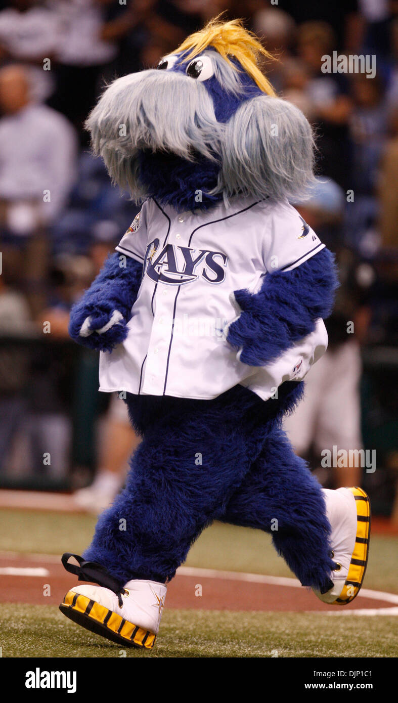 Tampa rays mascot hi-res stock photography and images - Alamy