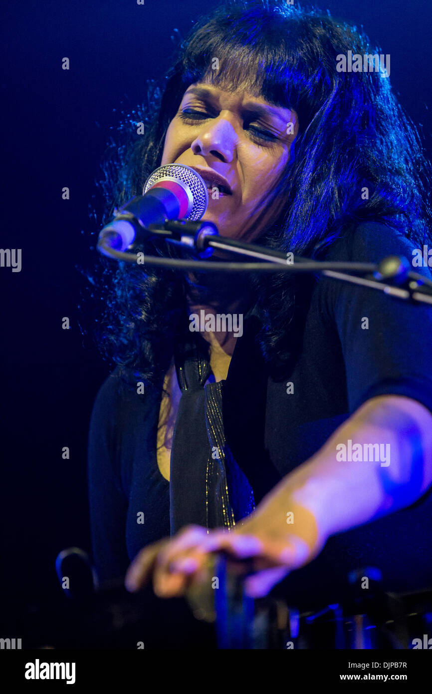 Milan Italy. 28th November 2013. SHILPA RAY performs live at the music club Alcatraz opening the show of Nick Cave & The Bad Seeds Credit:  Rodolfo Sassano/Alamy Live News Stock Photo