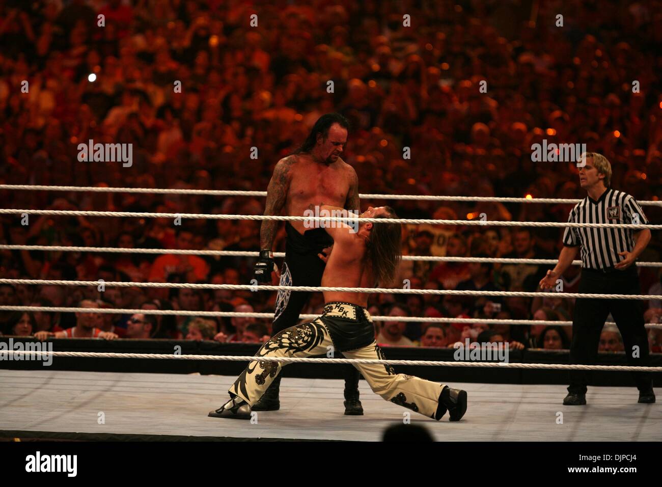 Mar 28, 2010 - Phoenix, Arizona, USA - SHAWN MICHAELS (white) & UNDERTAKER (black) during WWE Wrestlemania 26. (Credit Image: Â© Matt Roberts/ZUMA Press) Stock Photo