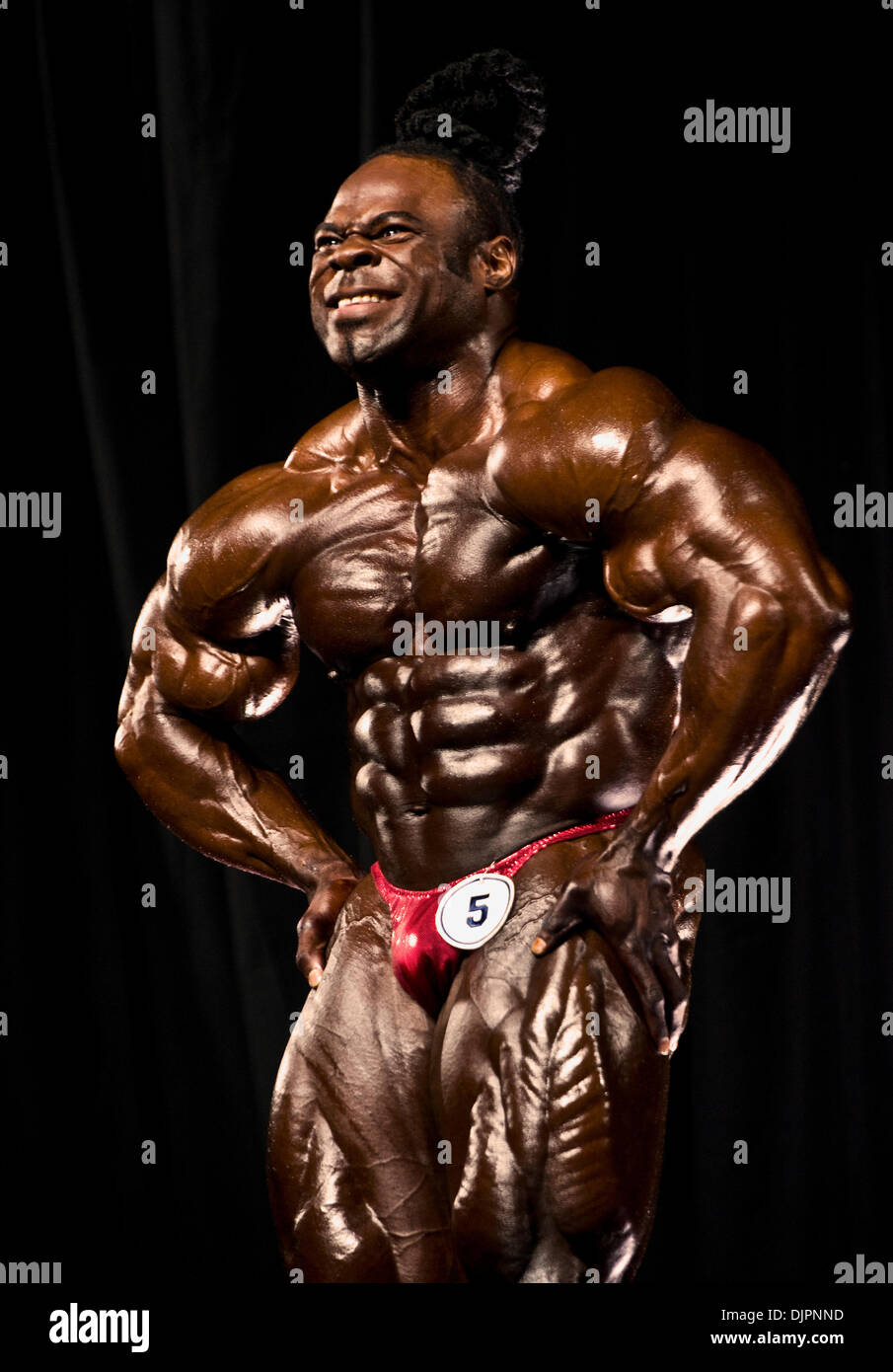 Kai Greene Trains Before Guest Posing - Muscle & Fitness