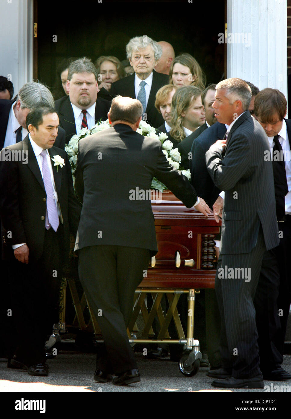 Delta Burke Dixie Carter Funeral