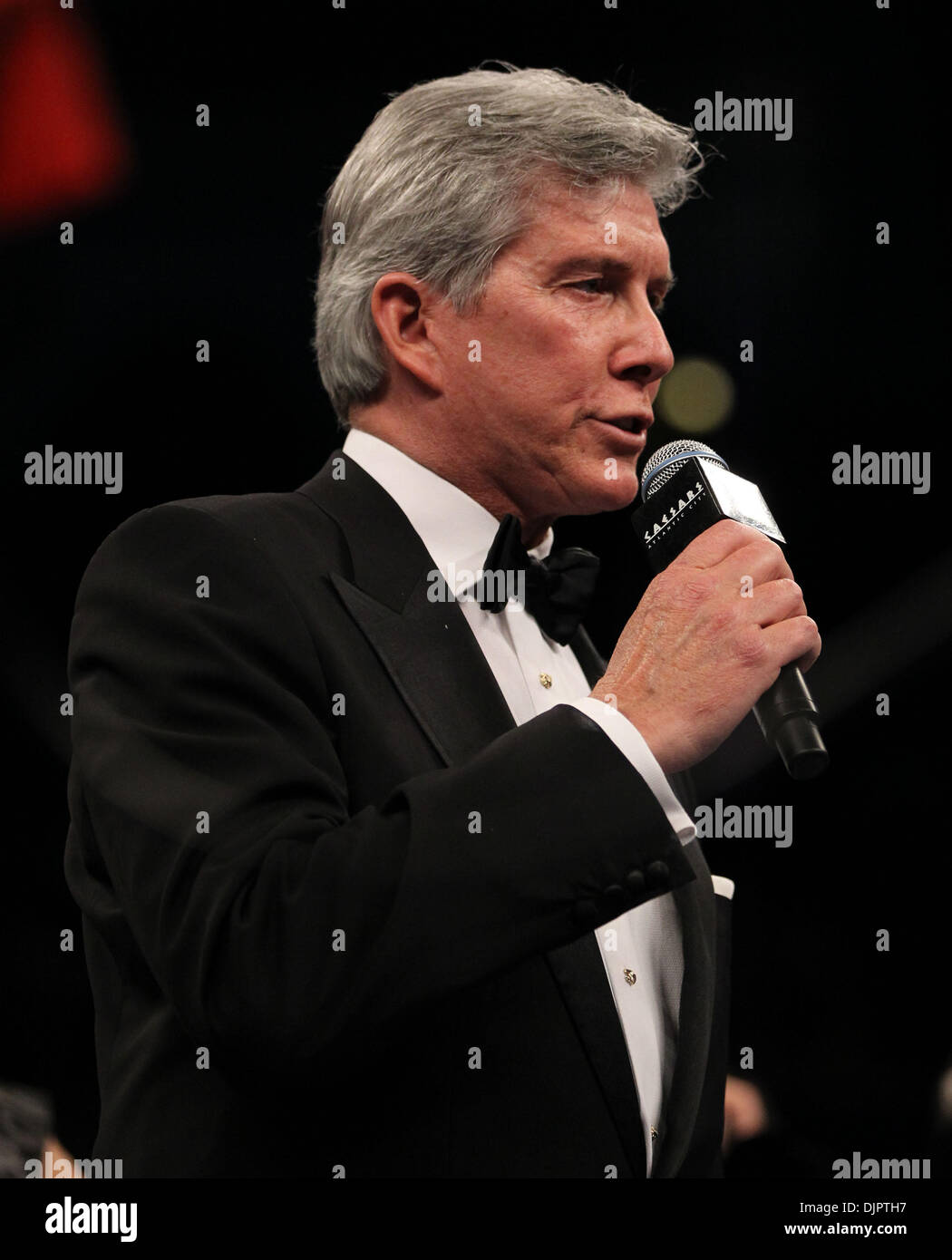 Ring announcer hi-res stock photography and images - Page 2 - Alamy