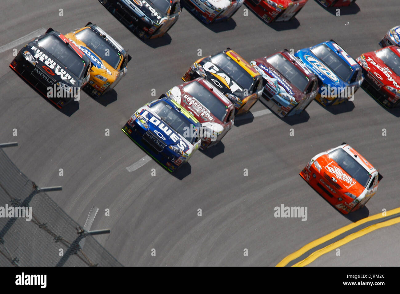 Apr. 25, 2010 - Lincoln, Alabama, U.S - 25 April 2010: There was several 3-wide racing during ...