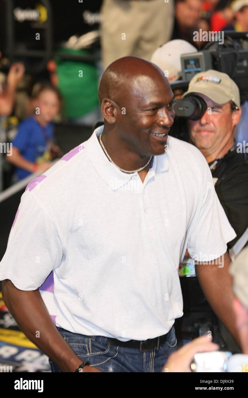 May 22, 2010 - Charlotte, North Carolina, USA - 22 May 2010: Honorary starter Michael Jordan greets fans during the Sprint Cup All Star race at Lowes Motor Speedway in Charlotte, North Carolina. (Credit Image: © Jim Dedmon/Southcreek Global/ZUMApress.com) Stock Photo