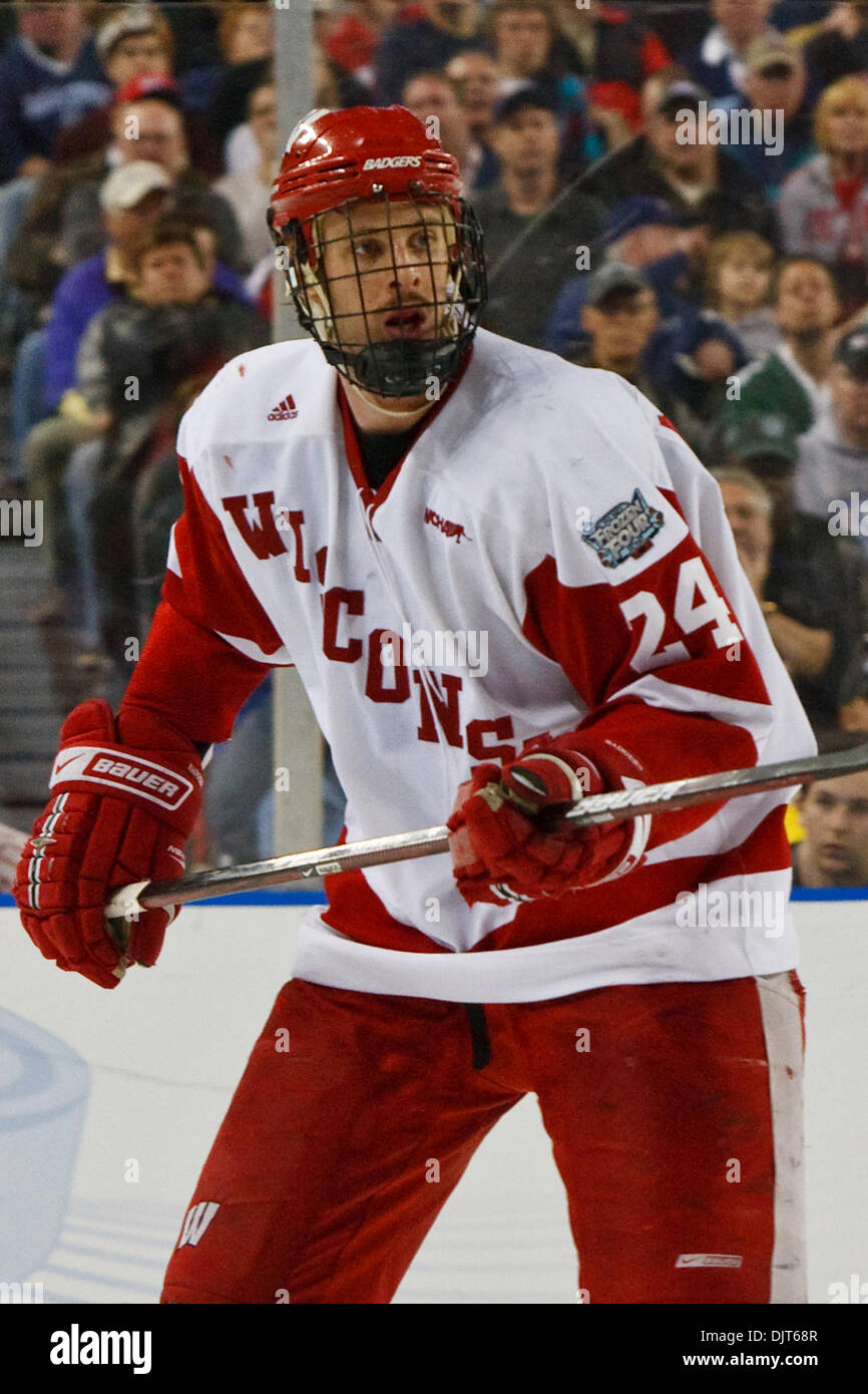 Wisconsin forward John Mitchell (24) during thirdperiod game action