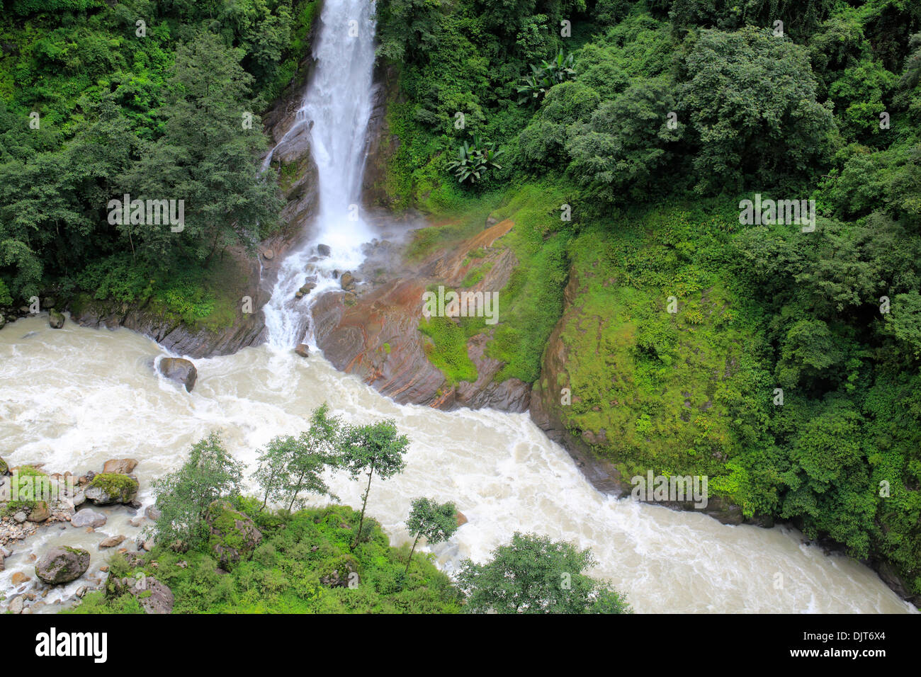 Bhote Kosi (Rongshar Tsangpo) river, mountain waterfall, Araniko Highway, Kathmandu Valley, Nepal Stock Photo