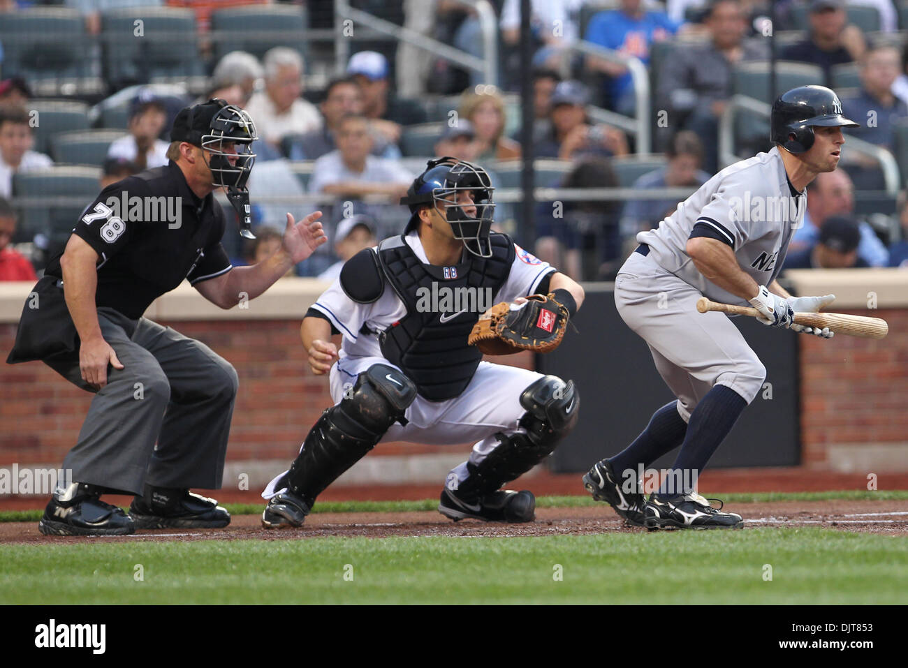 New York Yankees Outfielder Brett Gardner (#11) at bat, Mets