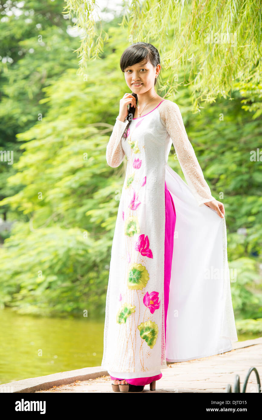 Ao dai hi res stock photography and images Alamy