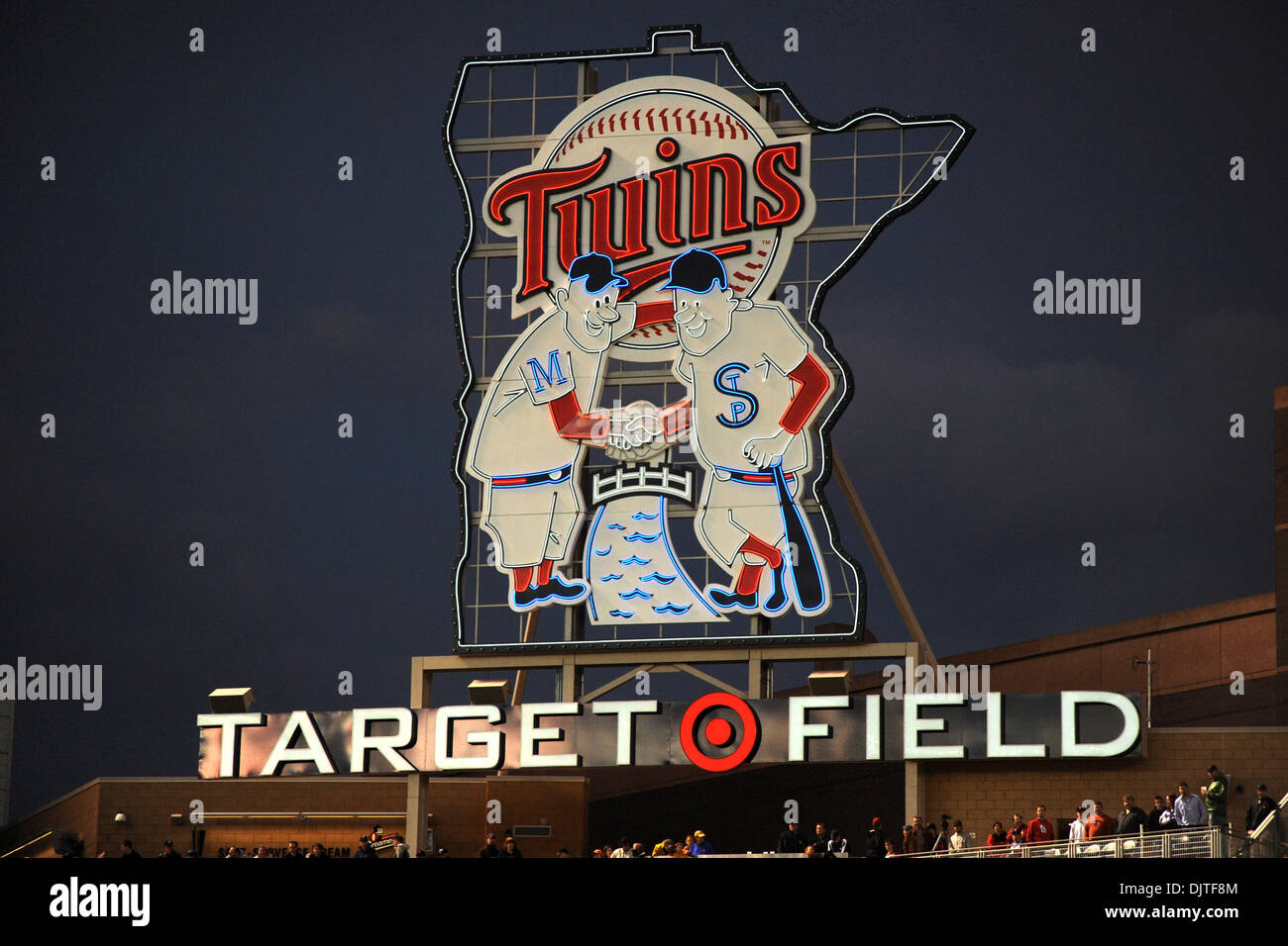 Center Field Sign at Target Field Editorial Photo - Image of minneapolis,  center: 53876211