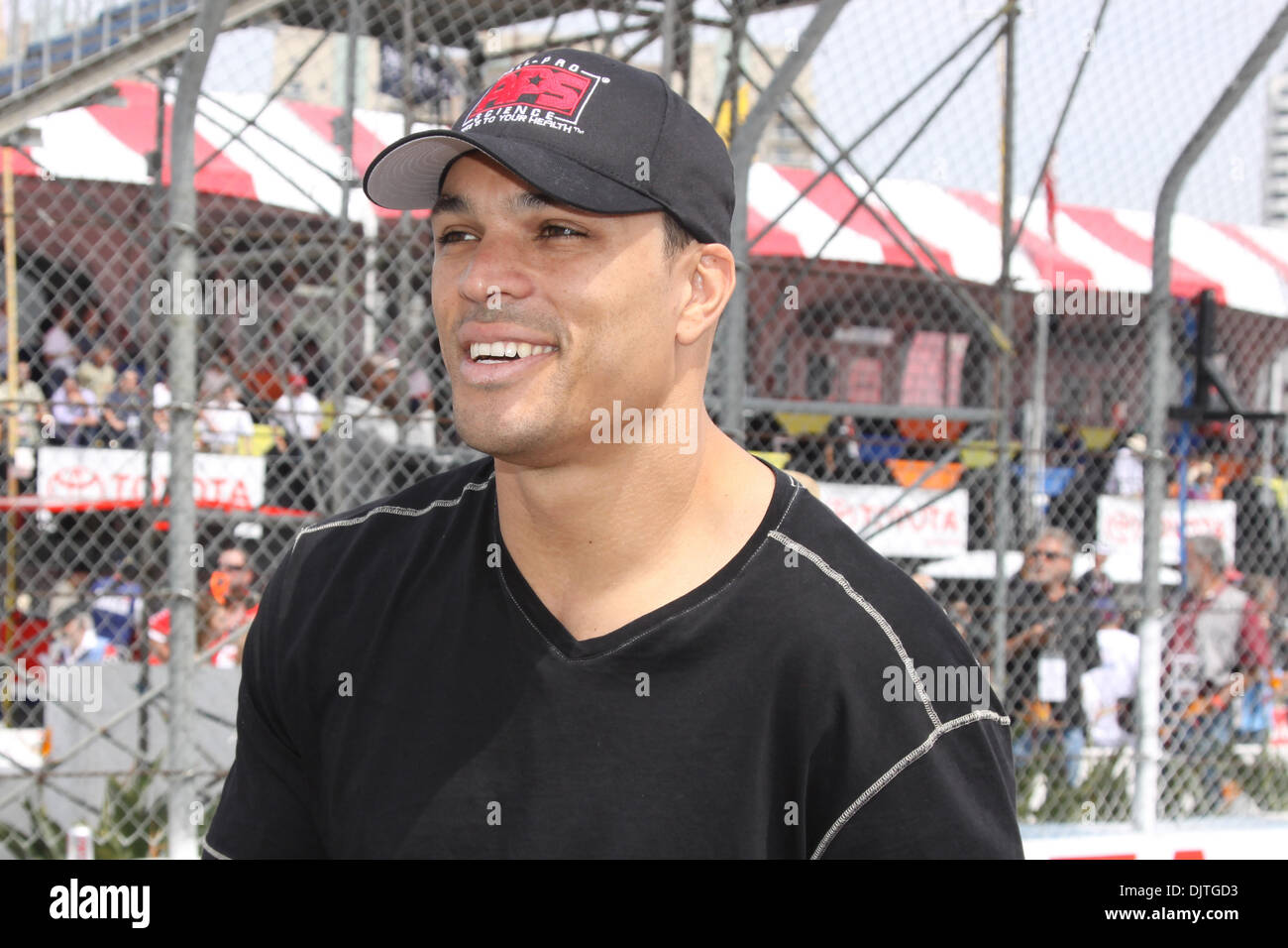 Grand Marshall NFL player Tony Gonzalez on the grid before the Toyota