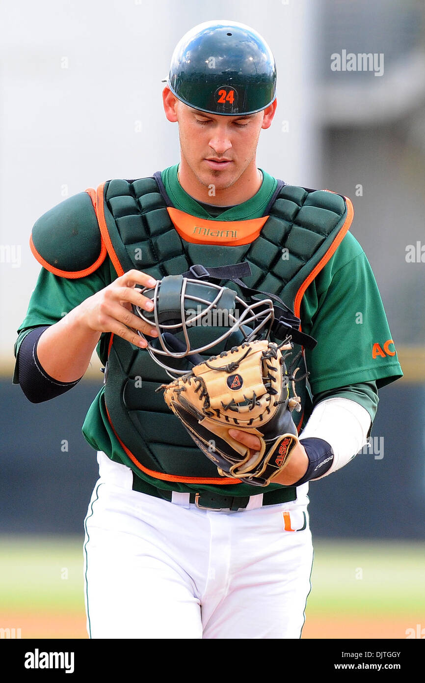 yasmani grandal catchers gear