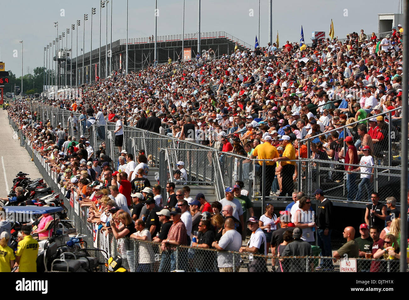 Raceway stands hi-res stock photography and images - Alamy