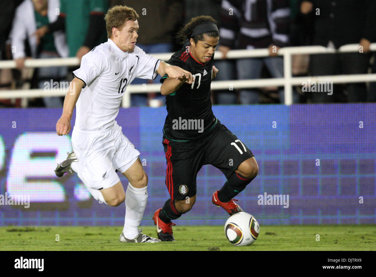 3 March 2010: Michael McGlinchey (L) and Giovani Dos Santos (R) fight for the ball during the New Zealand vs. Mexico international friendly at the Rose Bowl in Pasadena, California. Mandatory Credit: Brandon Parry / Southcreek Global (Credit Image: © Brandon Parry/Southcreek Global/ZUMApress.com) Stock Photo